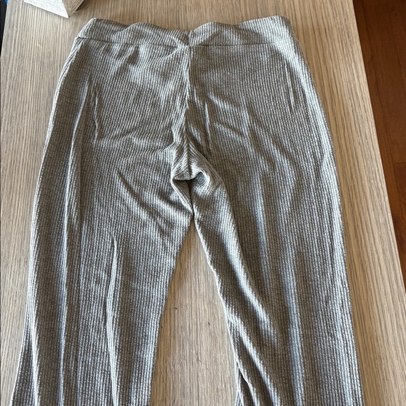 Colsie Gray Ribbed Knit Flare Lounge Pants Size M - Picture 5 of 6